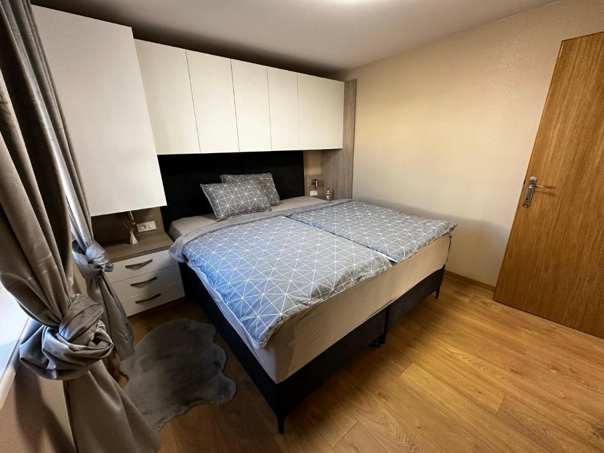 Apartman Veronika Vrsi Exterior photo