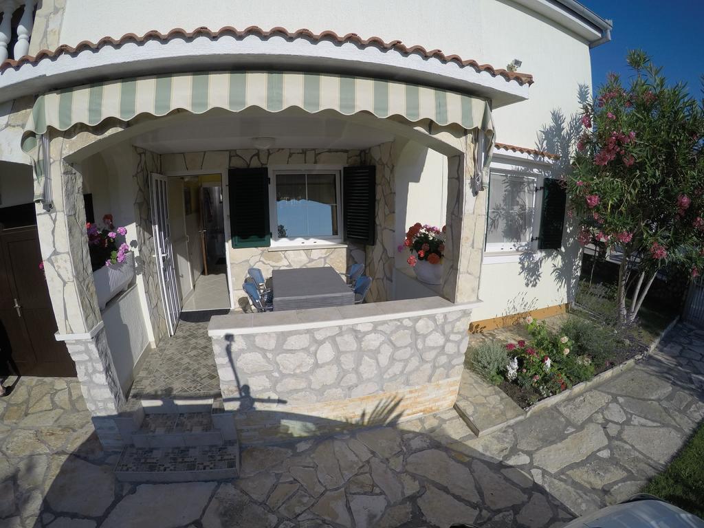 Apartman Veronika Vrsi Exterior photo