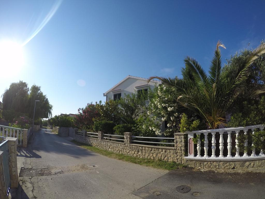 Apartman Veronika Vrsi Exterior photo
